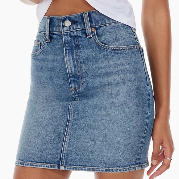 Aritzia Skirts Aritzia Pencil Skirt Nwt Poshmark